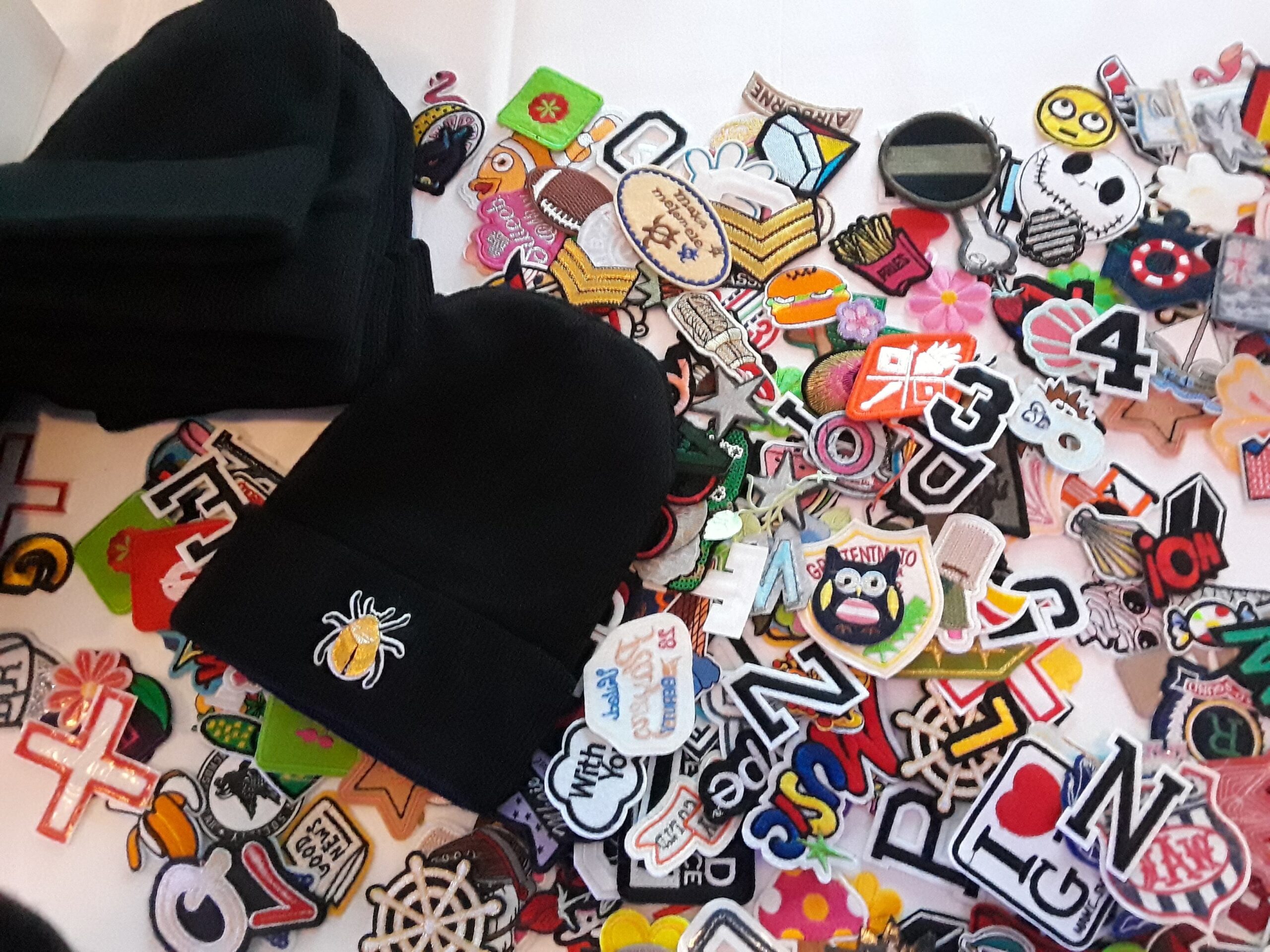Alexis beanies patches-min